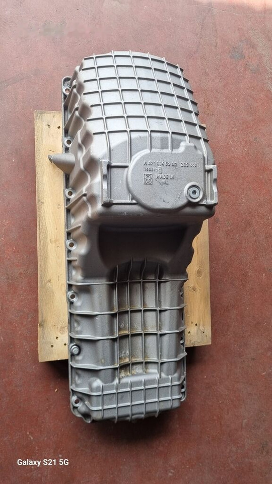 Mercedes-Benz OIL PAN ACTROS MP4 A4730102213 Mercedes-Benz ACTROS MP4 EURO 6 - Carter pour Camion: photos 3 Mercedes-Benz OIL PAN ACTROS MP4 A4730102213 Mercedes-Benz ACTROS MP4 EURO 6 - Carter pour Camion: photos 3