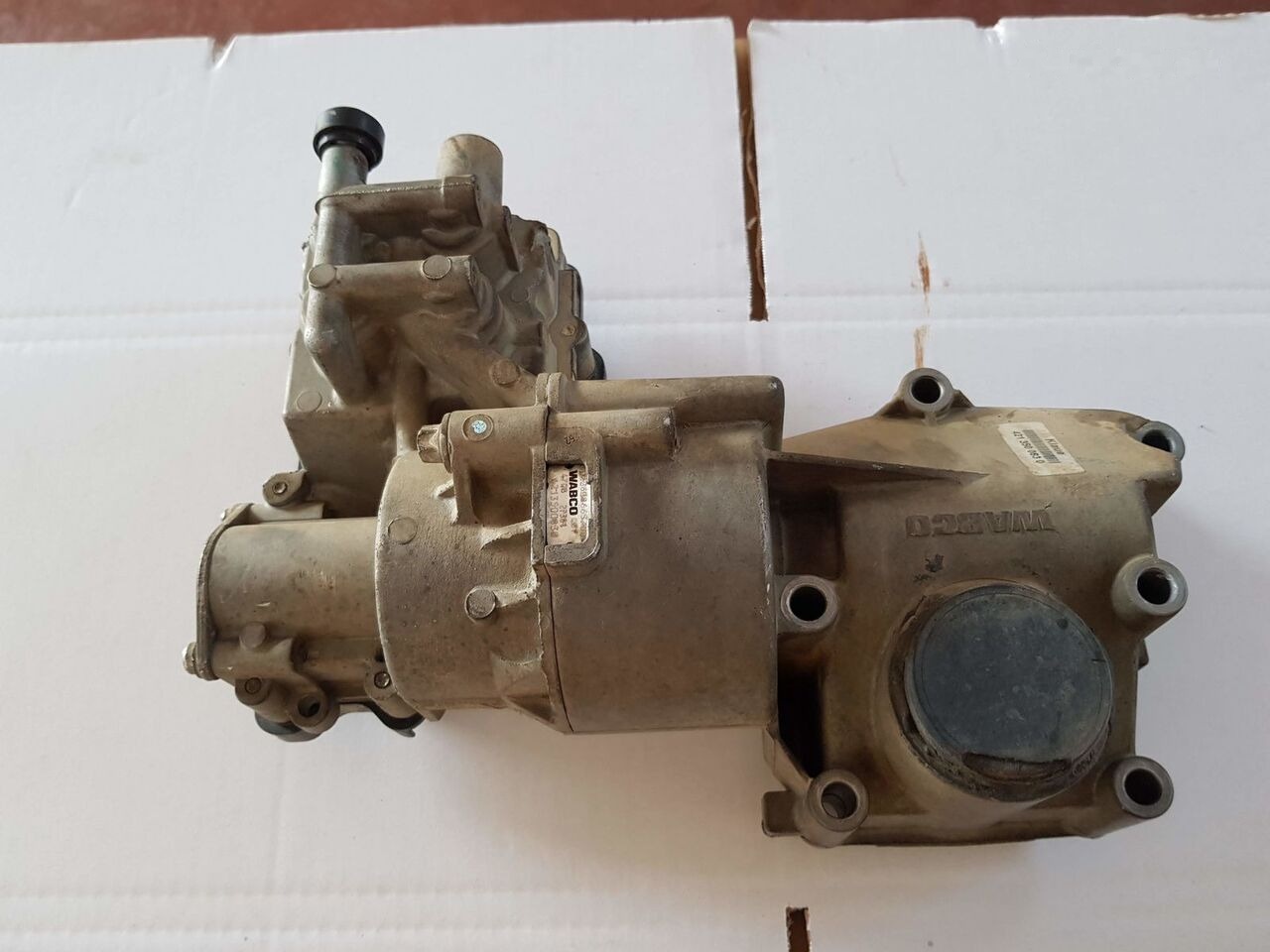 WABCO GEAR CYLINDER 002 260 85 63 Mercedes-Benz ACTROS MB3 - Bloc de gestion pour Camion: photos 3 WABCO GEAR CYLINDER 002 260 85 63 Mercedes-Benz ACTROS MB3 - Bloc de gestion pour Camion: photos 3