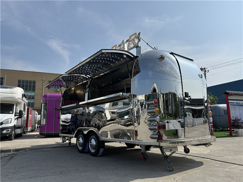 Cocktails Food Trailer Airstream Beer Food Truck - Remorque magasin: photos 3 Cocktails Food Trailer Airstream Beer Food Truck - Remorque magasin: photos 3