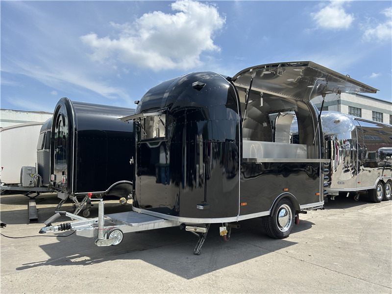 European Food Truck Crepe,Burger,Grilled Sausage,Lángos Food Trailer - Remorque magasin: photos 2 European Food Truck Crepe,Burger,Grilled Sausage,Lángos Food Trailer - Remorque magasin: photos 2