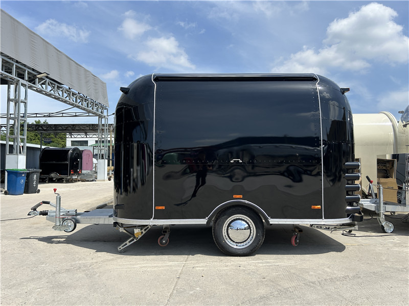 European Food Truck Crepe,Burger,Grilled Sausage,Lángos Food Trailer - Remorque magasin: photos 4 European Food Truck Crepe,Burger,Grilled Sausage,Lángos Food Trailer - Remorque magasin: photos 4