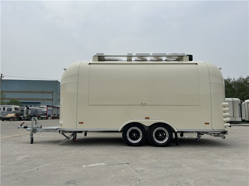 European Food Truck Pizza Food Truck, Smash Burger Foodtruck - Remorque magasin: photos 4 European Food Truck Pizza Food Truck, Smash Burger Foodtruck - Remorque magasin: photos 4