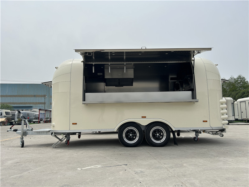 European Food Truck Pizza Food Truck, Smash Burger Foodtruck - Remorque magasin: photos 1 European Food Truck Pizza Food Truck, Smash Burger Foodtruck - Remorque magasin: photos 1