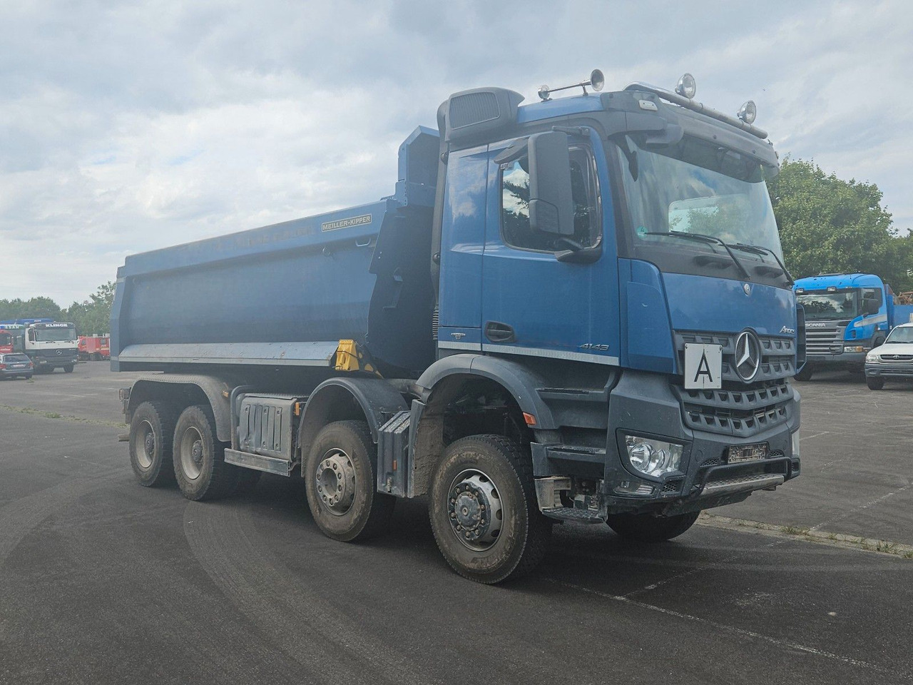Mercedes-Benz Arocs 4143 8x6 - Camion benne: photos 1 Mercedes-Benz Arocs 4143 8x6 - Camion benne: photos 1