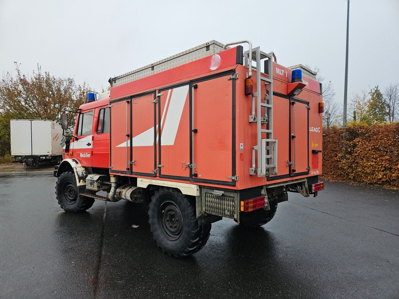 Unimog U4000 4x4 DOKA Tanklöschfahrzeug Feuerwehr - Camion citerne: photos 3 Unimog U4000 4x4 DOKA Tanklöschfahrzeug Feuerwehr - Camion citerne: photos 3