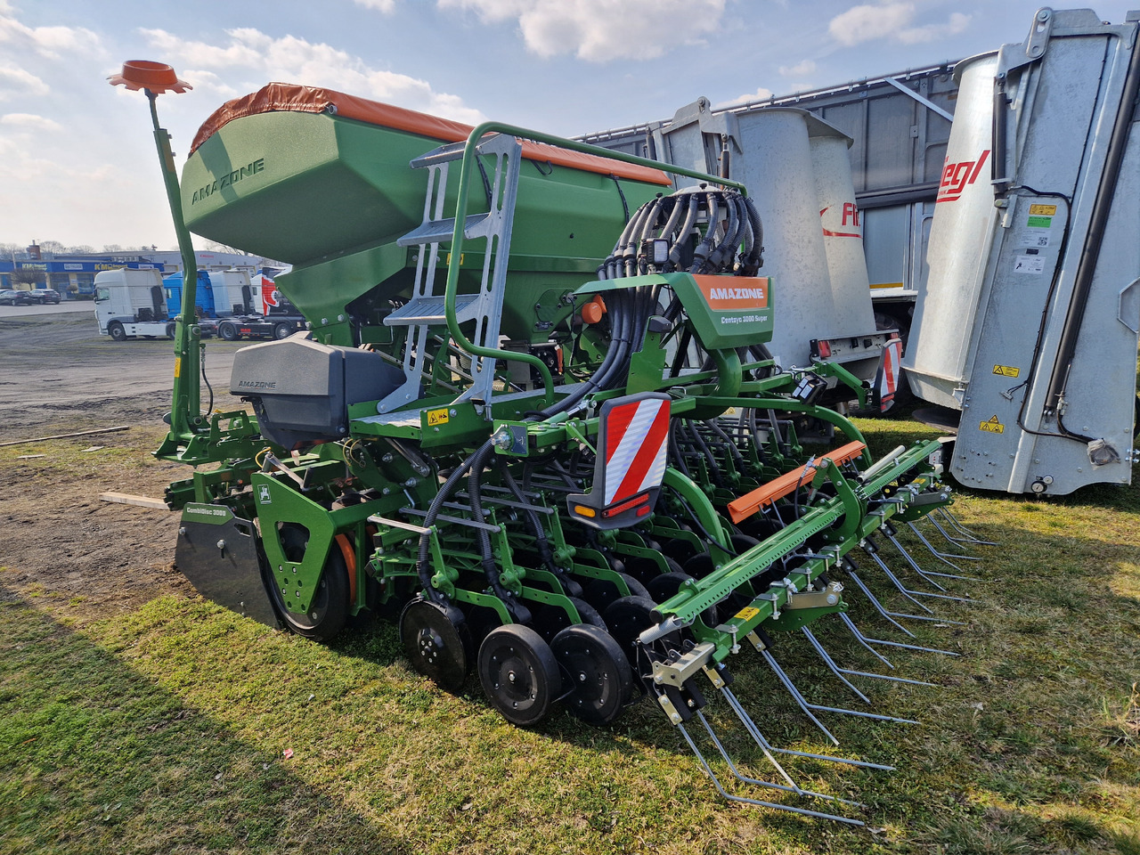 Amazone Centaya 3000 Super Harrow - Combiné de semis: photos 4 Amazone Centaya 3000 Super Harrow - Combiné de semis: photos 4