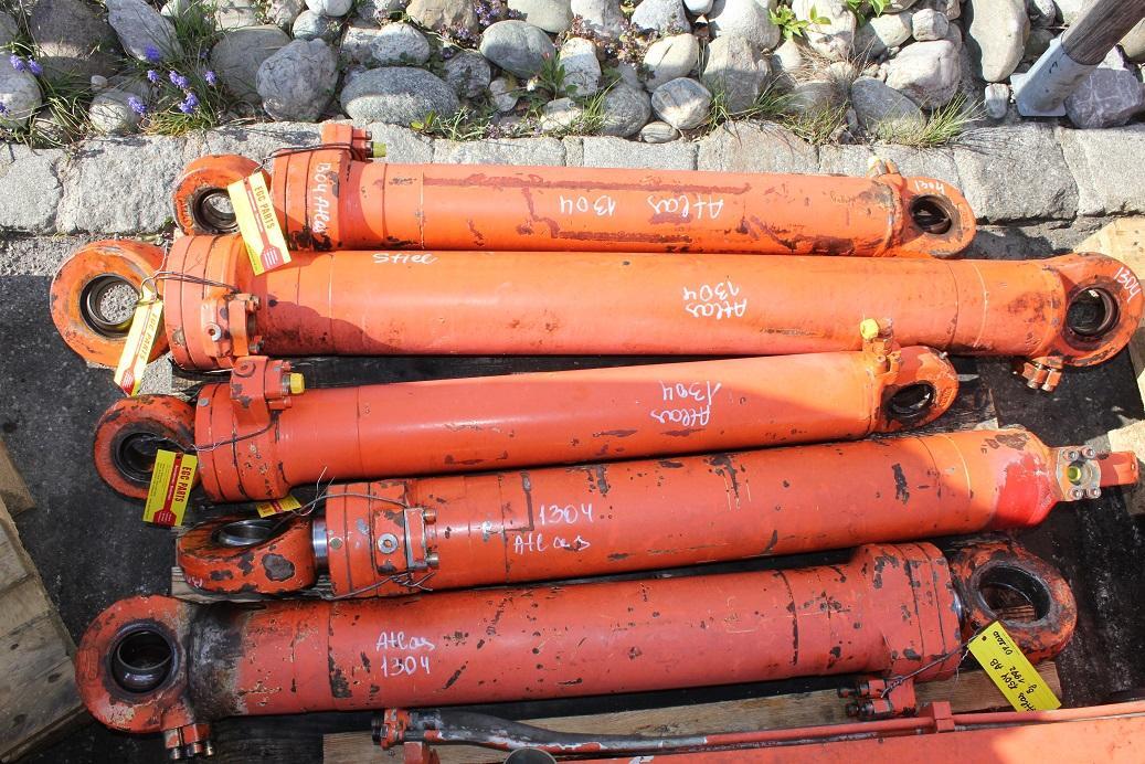 Atlas 1304 - Vérin hydraulique pour Engins de chantier: photos 3 Atlas 1304 - Vérin hydraulique pour Engins de chantier: photos 3