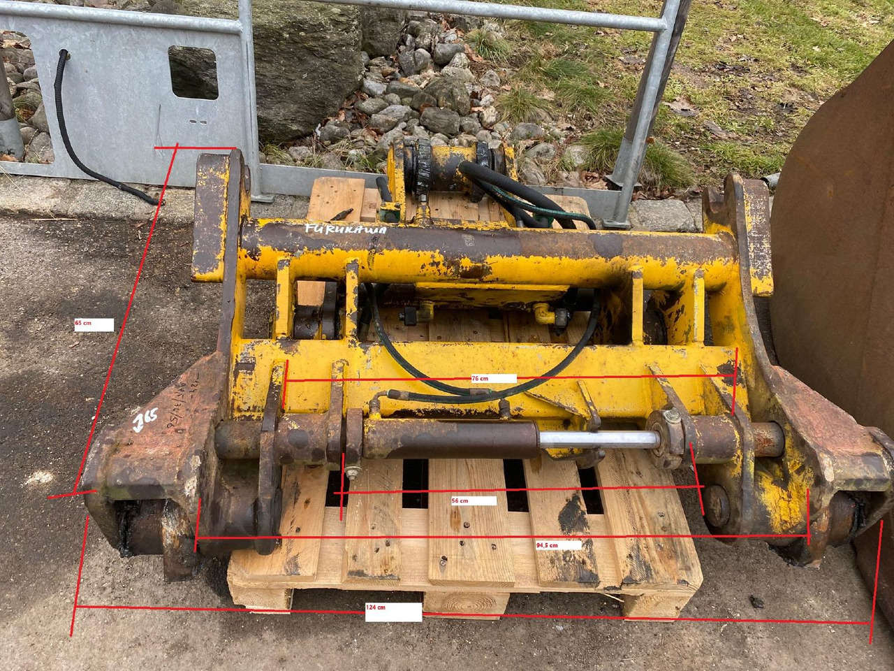 Furukawa 320E - Attache rapide: photos 1 Furukawa 320E - Attache rapide: photos 1