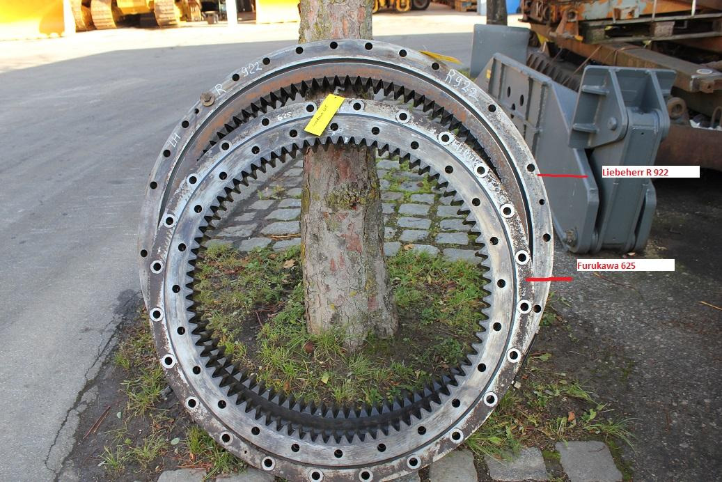 Furukawa 625 - Couronne d'orientation pour Engins de chantier: photos 1 Furukawa 625 - Couronne d'orientation pour Engins de chantier: photos 1