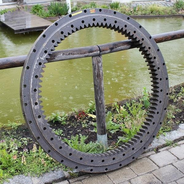 Furukawa 635 - Couronne d'orientation pour Engins de chantier: photos 2 Furukawa 635 - Couronne d'orientation pour Engins de chantier: photos 2