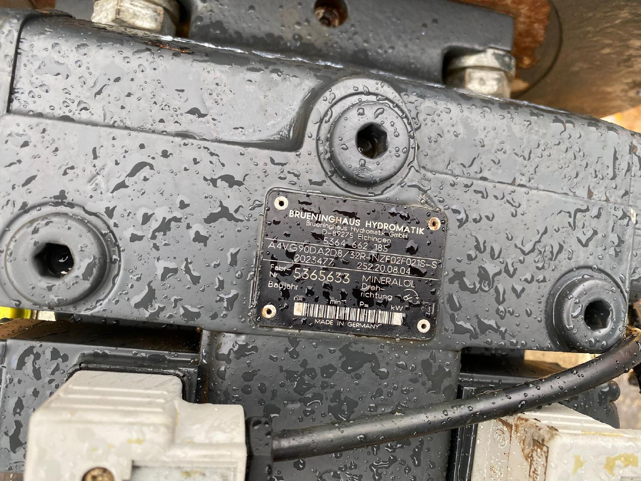 Furukawa Hydromatik A4VG 90 - Pompe hydraulique pour Engins de chantier: photos 2 Furukawa Hydromatik A4VG 90 - Pompe hydraulique pour Engins de chantier: photos 2