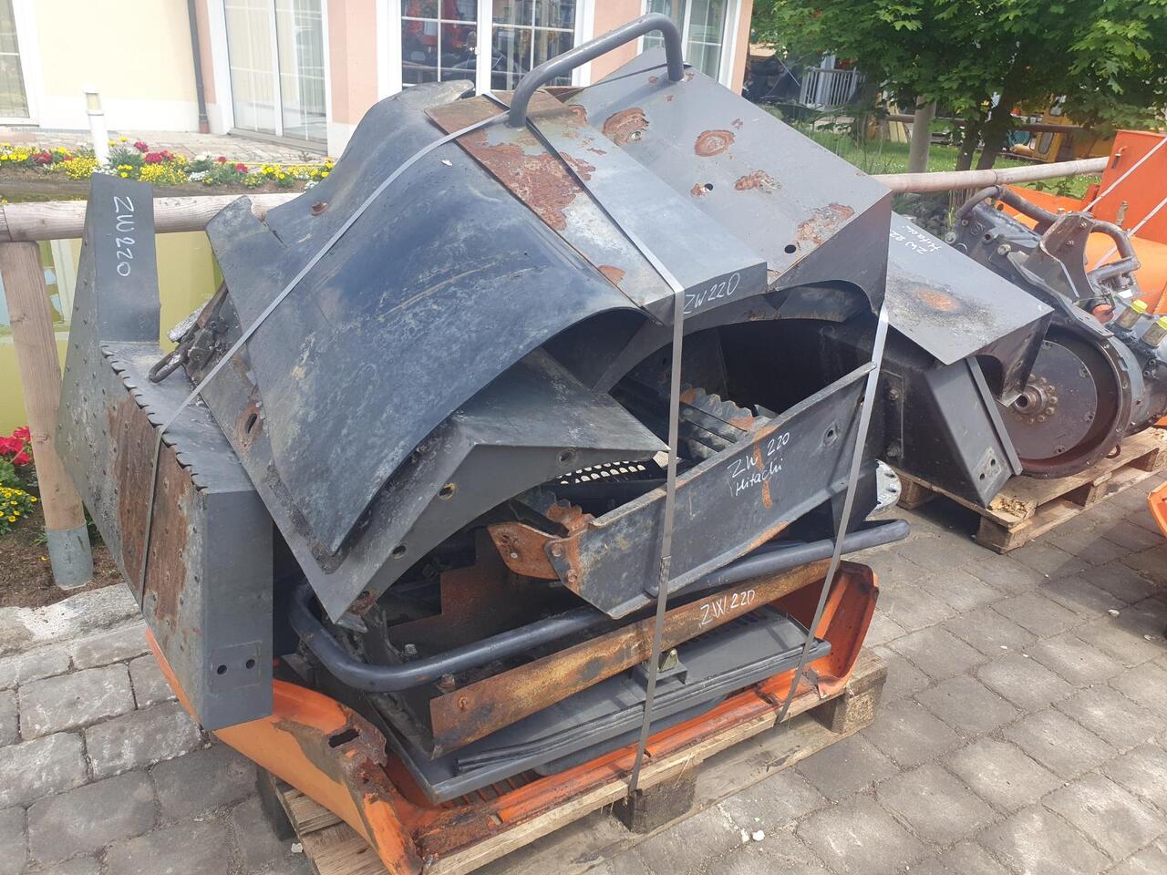 Hitachi ZW 220 - Carrosserie et extérieur pour Chargeuse sur pneus: photos 3 Hitachi ZW 220 - Carrosserie et extérieur pour Chargeuse sur pneus: photos 3