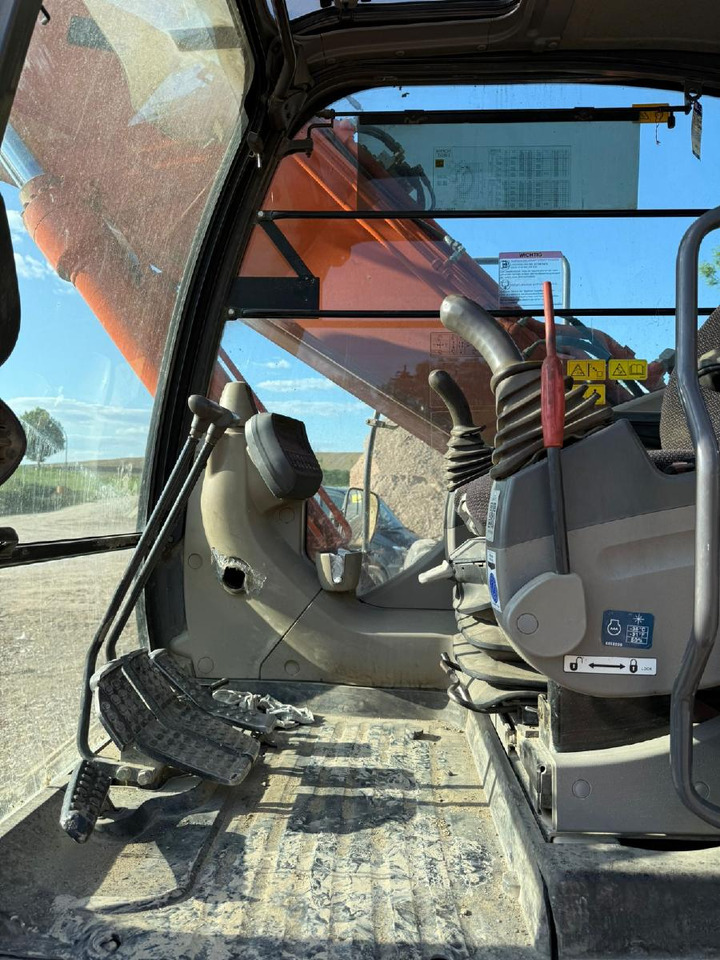 Pelle sur chenille Hitachi ZX 250 LCN -3: photos 8
