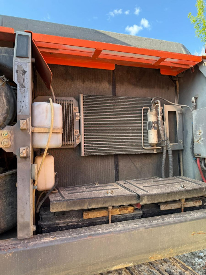 Pelle sur chenille Hitachi ZX 250 LCN -3: photos 10