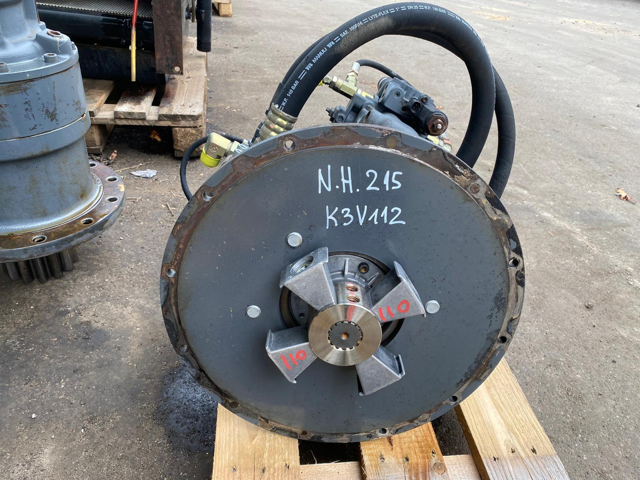 Holland K3V112 aus E215 - Pompe hydraulique pour Engins de chantier: photos 2 Holland K3V112 aus E215 - Pompe hydraulique pour Engins de chantier: photos 2