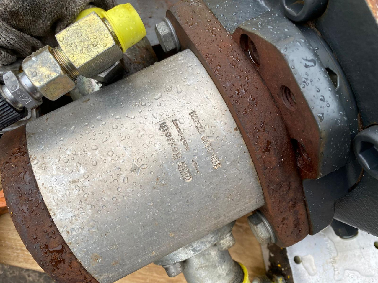 Hydromatik A4VG 90 aus Furukawa 320 E - Pompe hydraulique pour Engins de chantier: photos 3 Hydromatik A4VG 90 aus Furukawa 320 E - Pompe hydraulique pour Engins de chantier: photos 3