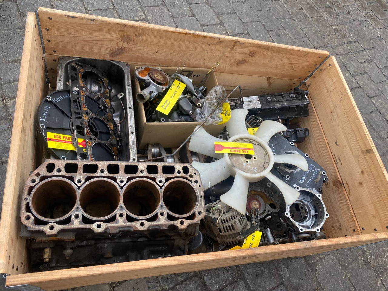 Komatsu Yanmar 4D98 E - Moteur et pièces pour Engins de chantier: photos 1 Komatsu Yanmar 4D98 E - Moteur et pièces pour Engins de chantier: photos 1