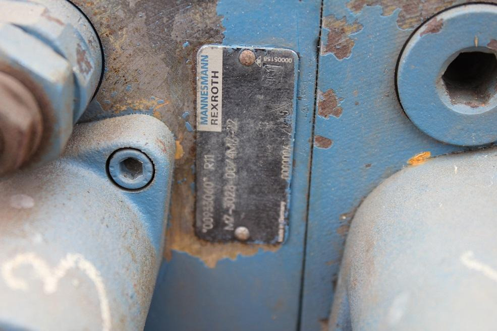 Liebherr 574 - Valve hydraulique pour Engins de chantier: photos 2 Liebherr 574 - Valve hydraulique pour Engins de chantier: photos 2