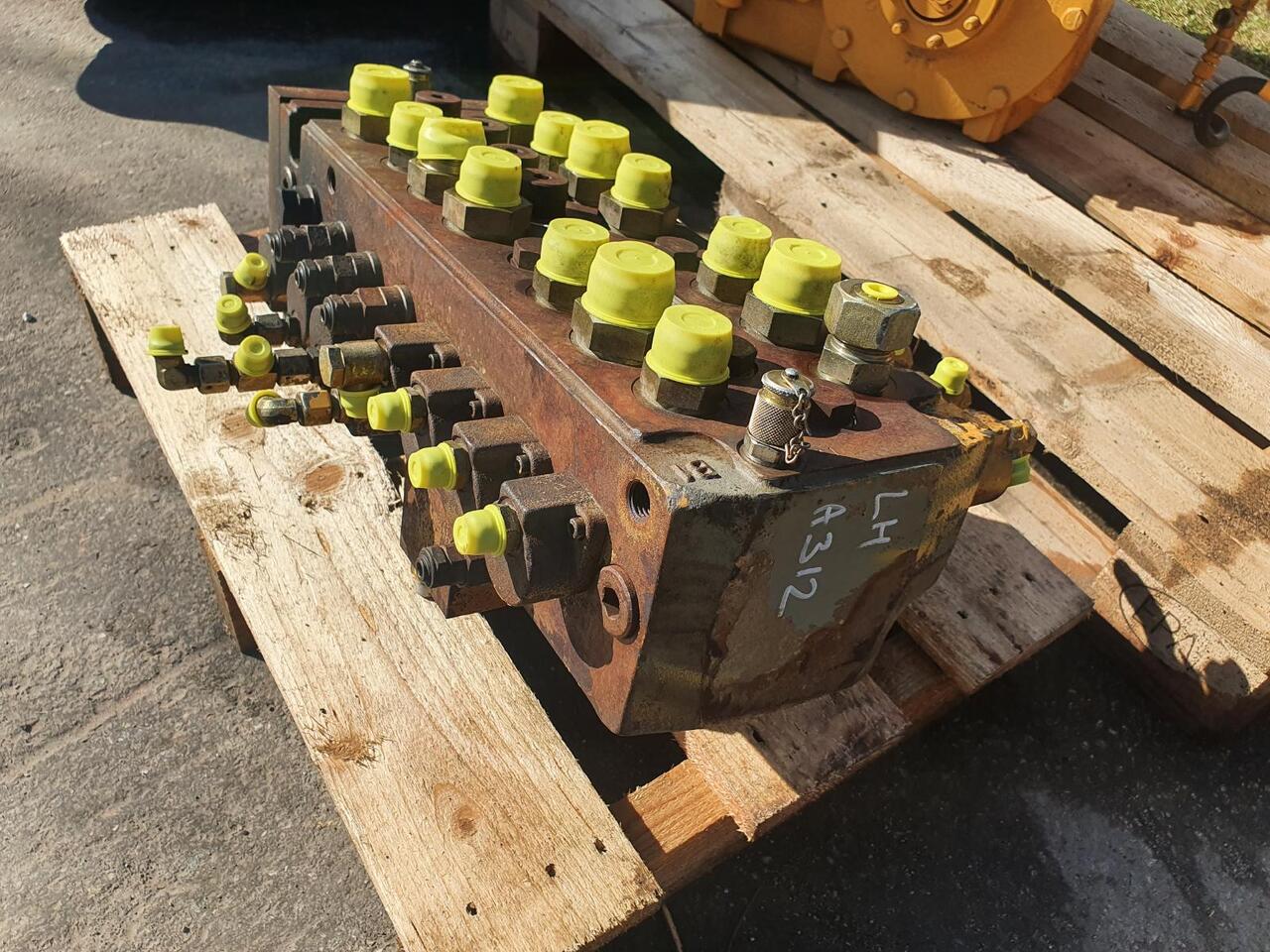 Liebherr A 312 - Valve hydraulique pour Engins de chantier: photos 4 Liebherr A 312 - Valve hydraulique pour Engins de chantier: photos 4