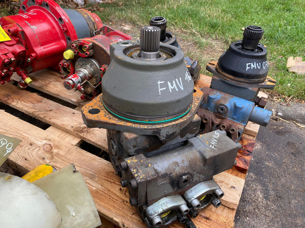 Liebherr FMV 165 - Moteur de translation pour Engins de chantier: photos 1 Liebherr FMV 165 - Moteur de translation pour Engins de chantier: photos 1