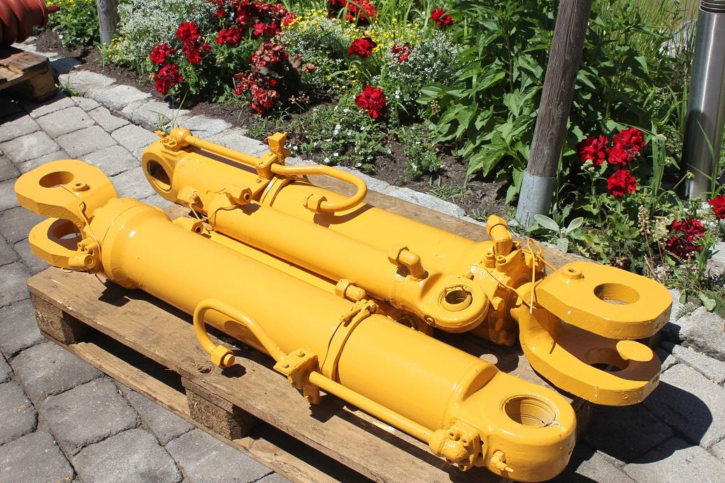 Liebherr L 544 - Vérin hydraulique pour Engins de chantier: photos 1 Liebherr L 544 - Vérin hydraulique pour Engins de chantier: photos 1