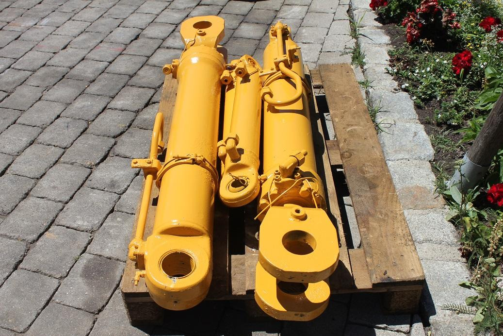 Liebherr L 544 - Vérin hydraulique pour Engins de chantier: photos 3 Liebherr L 544 - Vérin hydraulique pour Engins de chantier: photos 3