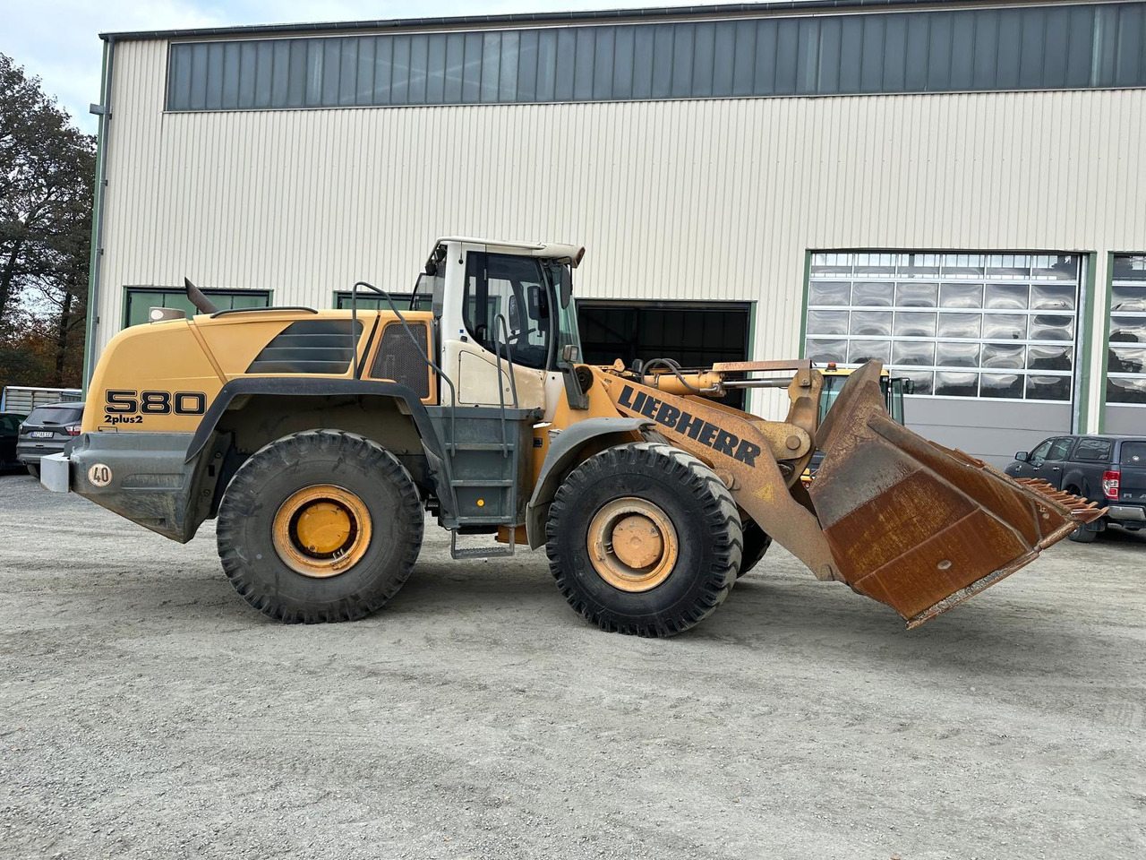 Liebherr L 580 2 plus 2 - Chargeuse sur pneus: photos 3 Liebherr L 580 2 plus 2 - Chargeuse sur pneus: photos 3