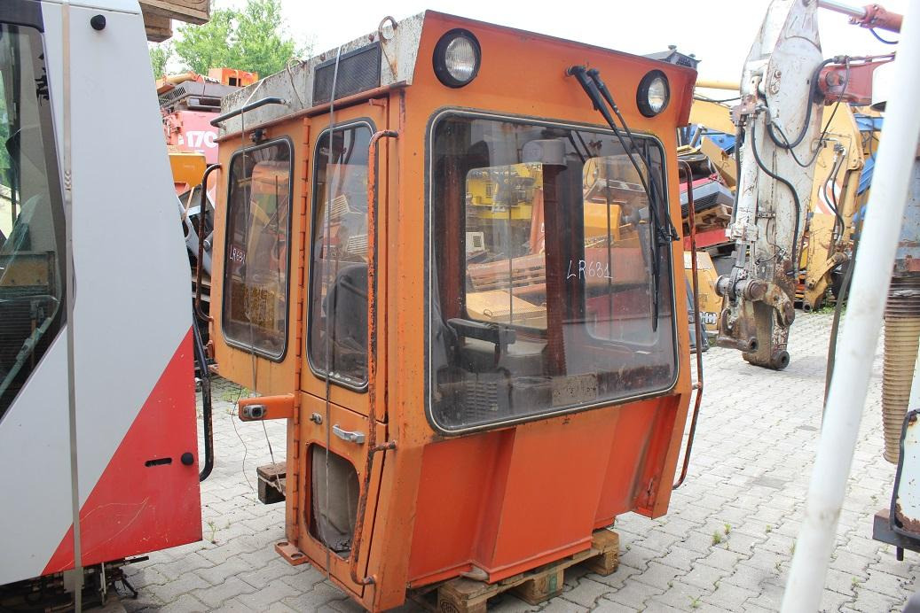 Liebherr LR 631 - Cabine pour Engins de chantier: photos 1 Liebherr LR 631 - Cabine pour Engins de chantier: photos 1