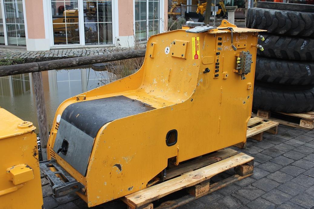 Liebherr R 914 C - Réservoir hydraulique pour Pelle sur chenille: photos 4 Liebherr R 914 C - Réservoir hydraulique pour Pelle sur chenille: photos 4