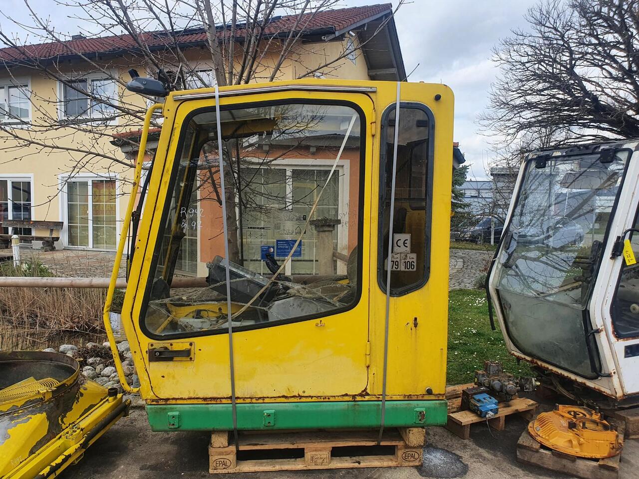 Liebherr R 942 - Cabine pour Pelle sur chenille: photos 3 Liebherr R 942 - Cabine pour Pelle sur chenille: photos 3