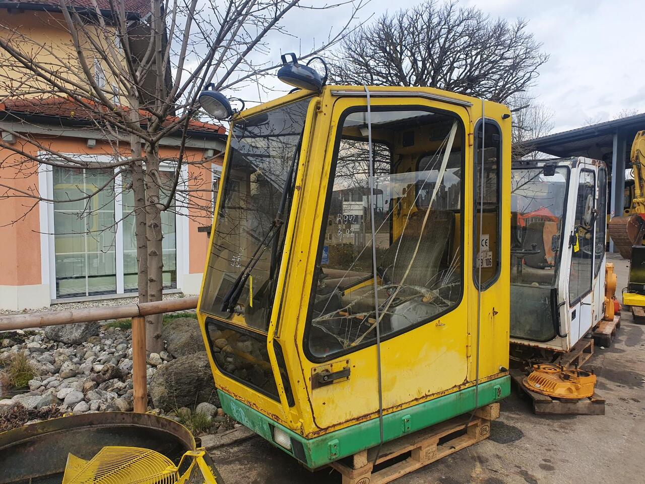 Liebherr R 942 - Cabine pour Pelle sur chenille: photos 1 Liebherr R 942 - Cabine pour Pelle sur chenille: photos 1