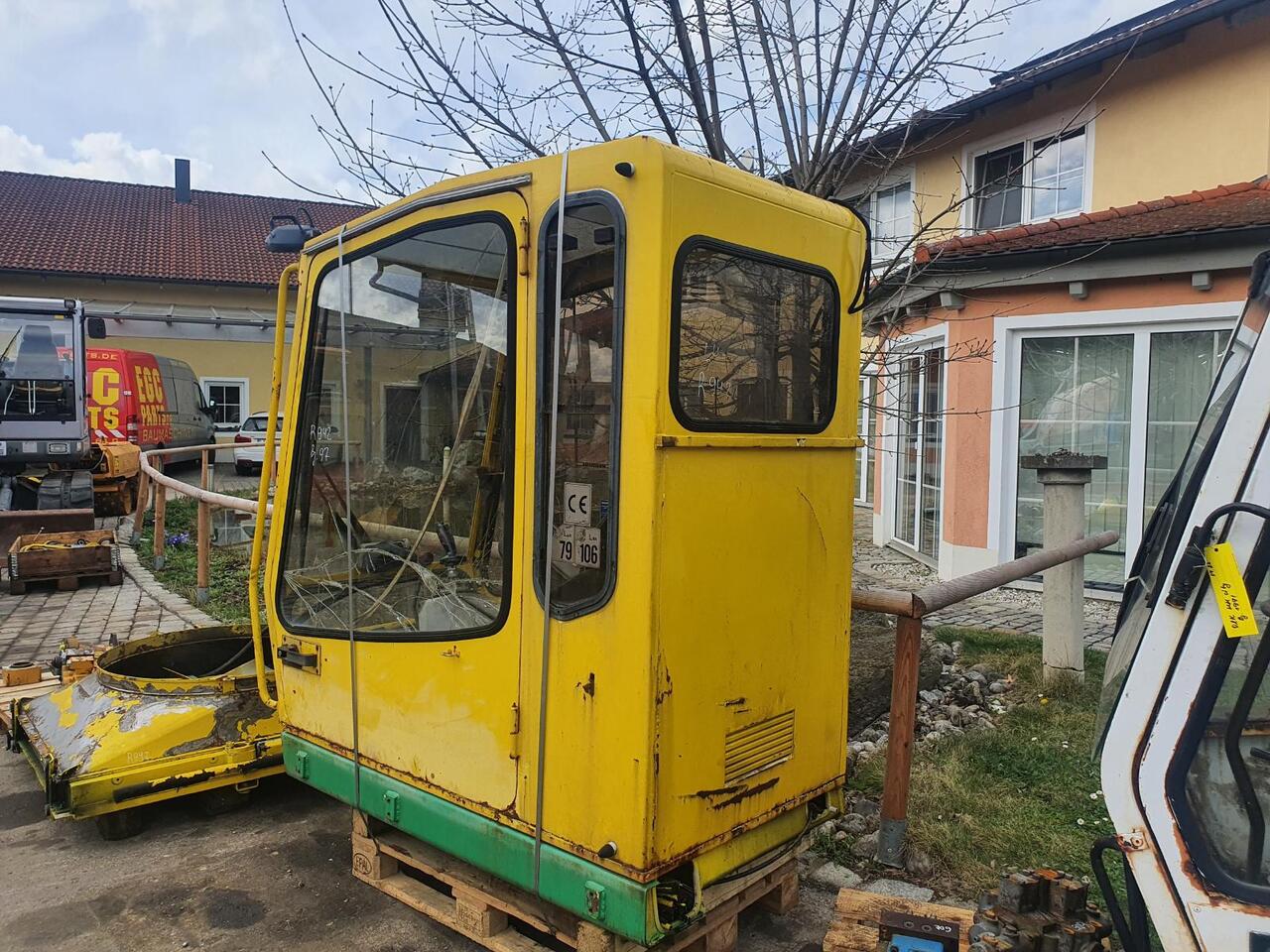 Liebherr R 942 - Cabine pour Pelle sur chenille: photos 4 Liebherr R 942 - Cabine pour Pelle sur chenille: photos 4