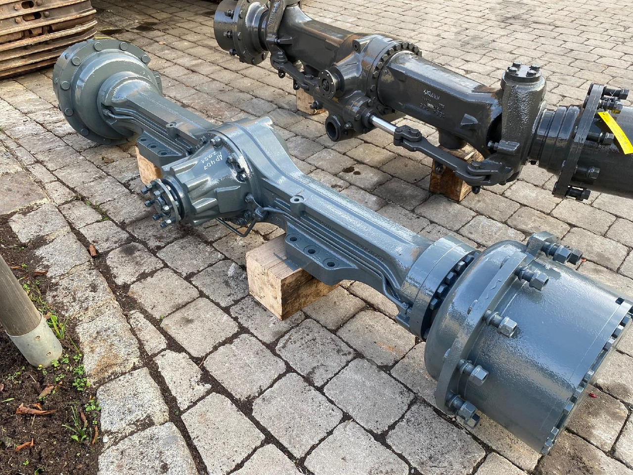 Liebherr ZF AP 409 aus LH L 531 - Essieu et pièces pour Engins de chantier: photos 4 Liebherr ZF AP 409 aus LH L 531 - Essieu et pièces pour Engins de chantier: photos 4