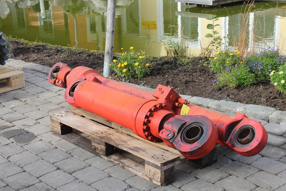 O&K MH 6.5 - Vérin hydraulique pour Engins de chantier: photos 3 O&K MH 6.5 - Vérin hydraulique pour Engins de chantier: photos 3