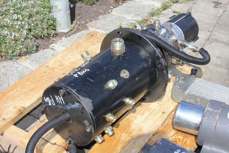 O&K MH plus / New Holland - Hydraulique pour Pelle sur pneus: photos 4 O&K MH plus / New Holland - Hydraulique pour Pelle sur pneus: photos 4