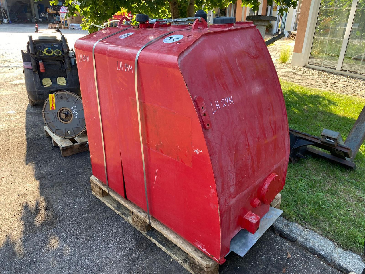 Liebherr LH 24M - Pièces de rechange pour Engins de chantier: photos 1 Liebherr LH 24M - Pièces de rechange pour Engins de chantier: photos 1