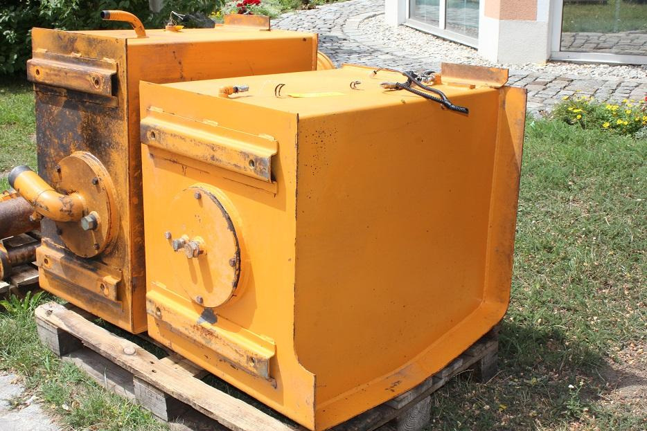 Samsung SE 130 LC - Réservoir hydraulique pour Engins de chantier: photos 1 Samsung SE 130 LC - Réservoir hydraulique pour Engins de chantier: photos 1