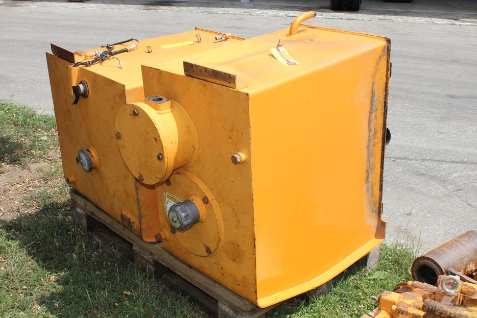 Samsung SE 130 LC - Réservoir hydraulique pour Engins de chantier: photos 5 Samsung SE 130 LC - Réservoir hydraulique pour Engins de chantier: photos 5