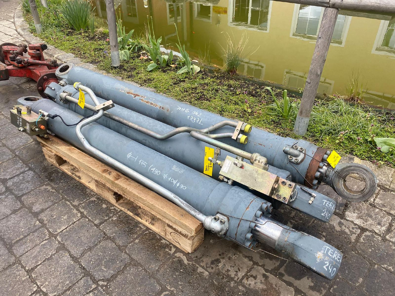 Terex TC 240LC - Vérin hydraulique pour Engins de chantier: photos 3 Terex TC 240LC - Vérin hydraulique pour Engins de chantier: photos 3