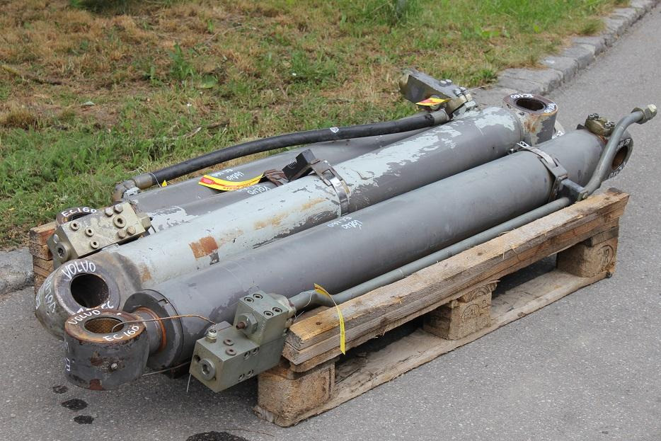 Volvo EC 160 - Vérin hydraulique pour Engins de chantier: photos 1 Volvo EC 160 - Vérin hydraulique pour Engins de chantier: photos 1