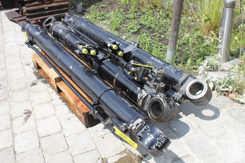 Vérin hydraulique pour Engins de chantier Volvo EC 240 B NLC: photos 6