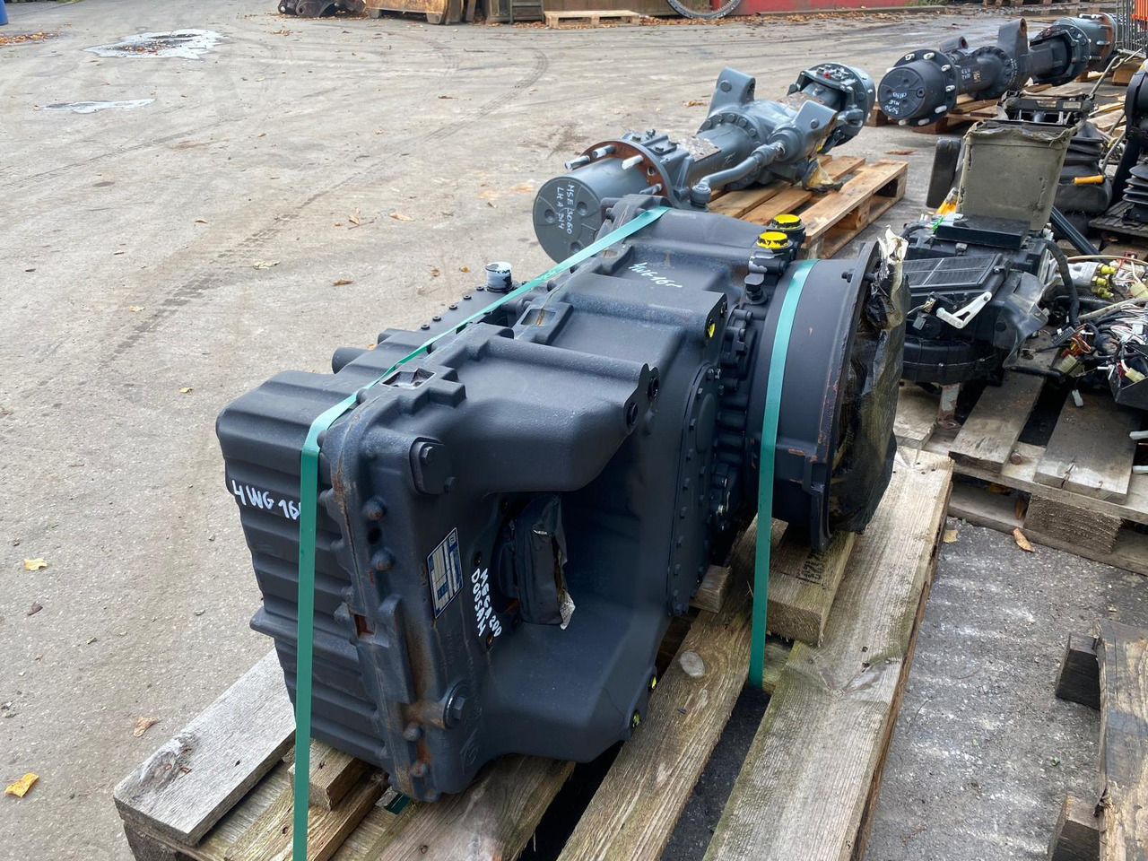 ZF 4 WG 160 - Boîte de vitesse pour Engins de chantier: photos 3 ZF 4 WG 160 - Boîte de vitesse pour Engins de chantier: photos 3