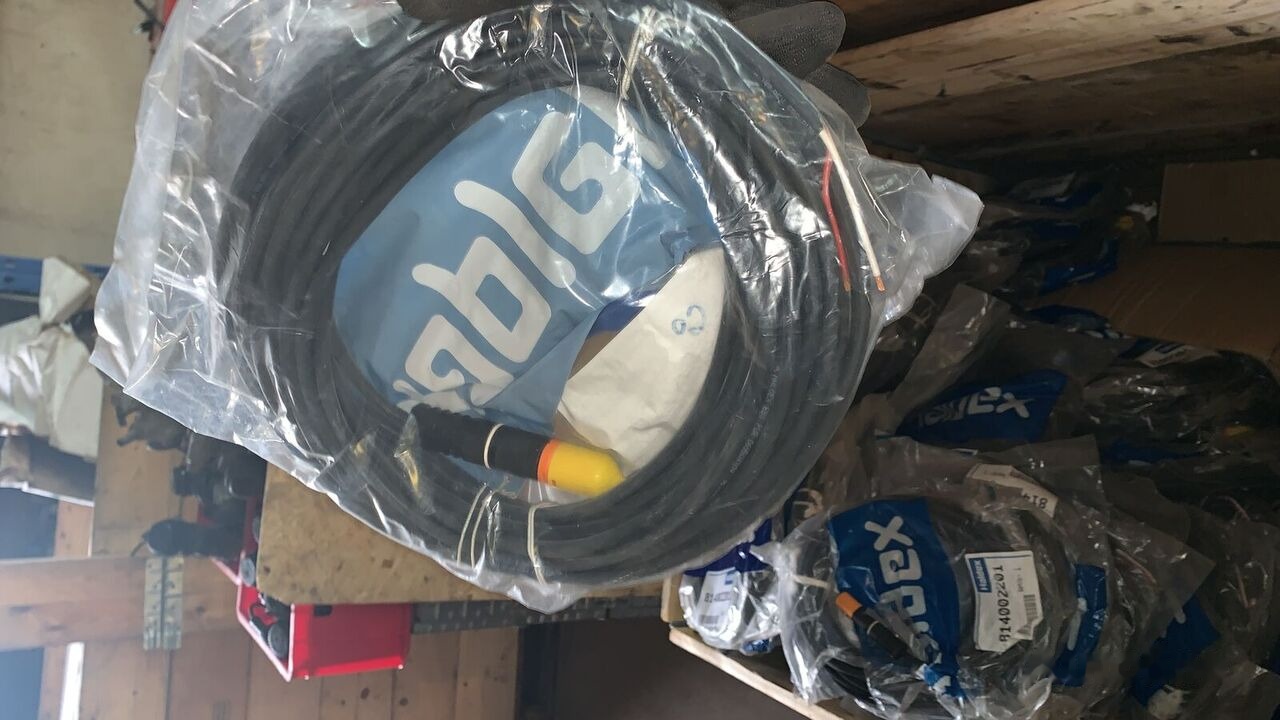 Haldex elektryczny EBS 24V 4m - Conduite/ Flexible de frein pour Camion: photos 4 Haldex elektryczny EBS 24V 4m - Conduite/ Flexible de frein pour Camion: photos 4