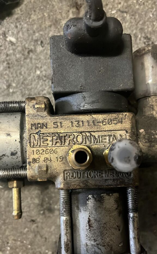 MAN 5113111-6054 MAN truck - Valve pour Camion: photos 2 MAN 5113111-6054 MAN truck - Valve pour Camion: photos 2