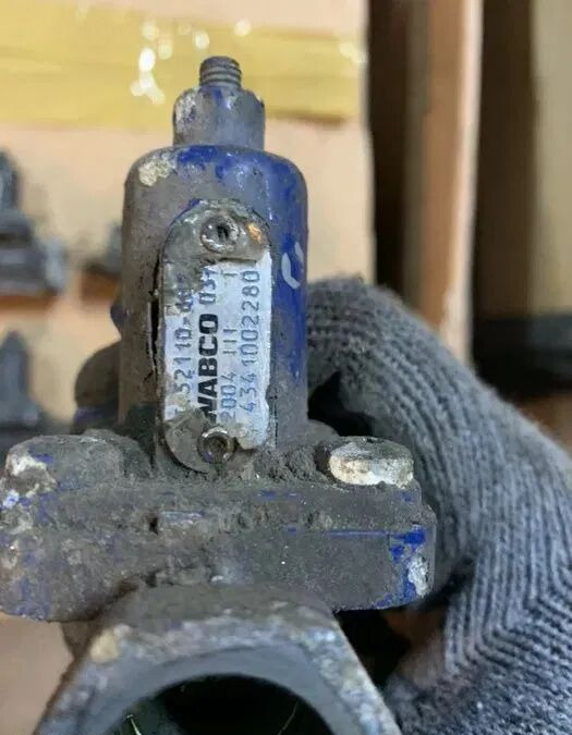 MAN TGA 4341002280 MAN truck - Valve de frein pour Camion: photos 2 MAN TGA 4341002280 MAN truck - Valve de frein pour Camion: photos 2