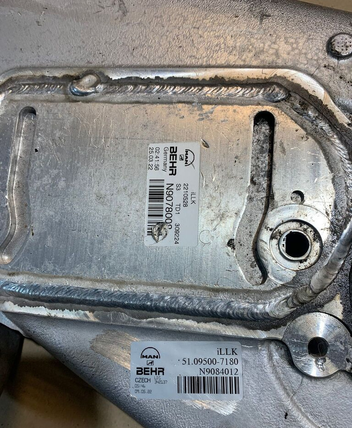Mahle Original Chłodnica Powietrza Doładowań INTERCOOLER MAN TGL / TGM EURO 6 51.09500-7180 truck - Condenseur pour Camion: photos 3 Mahle Original Chłodnica Powietrza Doładowań INTERCOOLER MAN TGL / TGM EURO 6 51.09500-7180 truck - Condenseur pour Camion: photos 3