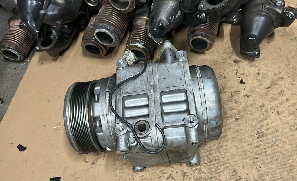 Sprężarka kompresor klimatyzacji VALEO TM65 HFC-134a 126V082172 T42439 - Compresseur de climatisation pour Camion: photos 3 Sprężarka kompresor klimatyzacji VALEO TM65 HFC-134a 126V082172 T42439 - Compresseur de climatisation pour Camion: photos 3