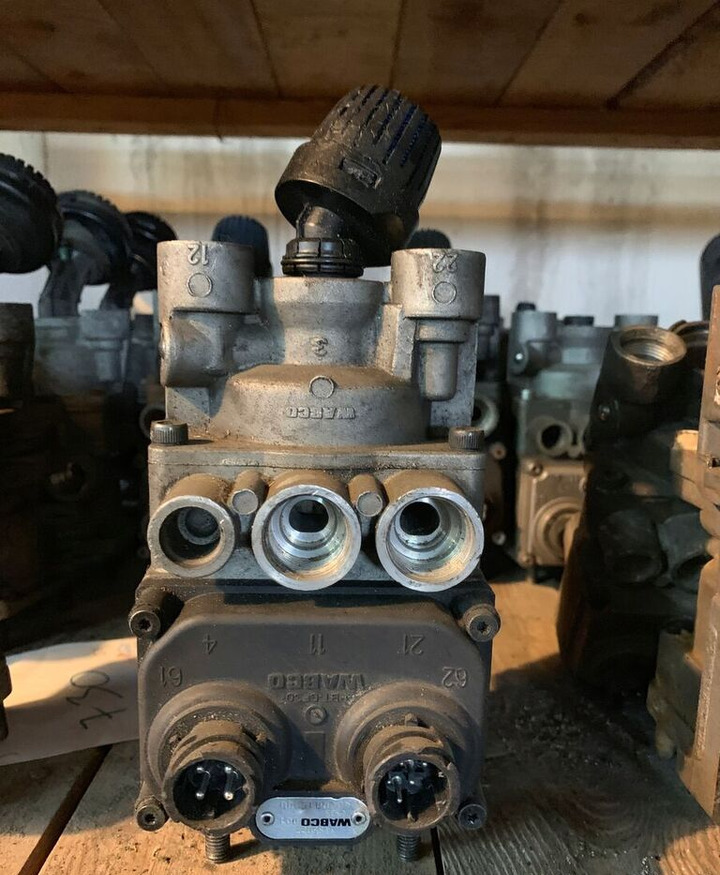 WABCO Zawór główny hamulca 4800015000 DAF 95xf/cf - Cylindre de frein pour Camion: photos 2 WABCO Zawór główny hamulca 4800015000 DAF 95xf/cf - Cylindre de frein pour Camion: photos 2