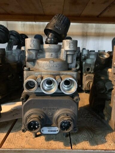 WABCO Zawór główny hamulca 4800015000 DAF 95xf/cf - Cylindre de frein pour Camion: photos 1 WABCO Zawór główny hamulca 4800015000 DAF 95xf/cf - Cylindre de frein pour Camion: photos 1