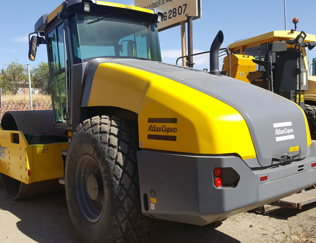 Autopropulsado Dynapac CA 2500D - Compacteur à pieds de mouton/ Monocylindre: photos 1 Autopropulsado Dynapac CA 2500D - Compacteur à pieds de mouton/ Monocylindre: photos 1